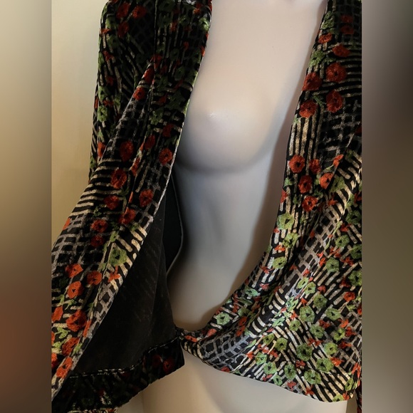 Ett:twa by Anthropologie Velvet Floral Wrap Jacket -Wear 3 ways! - Picture 14 of 16